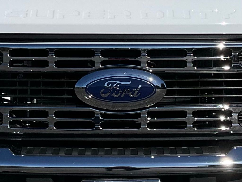 2025 Ford F-350 Super Duty Chassis Cab XL - Photo 81