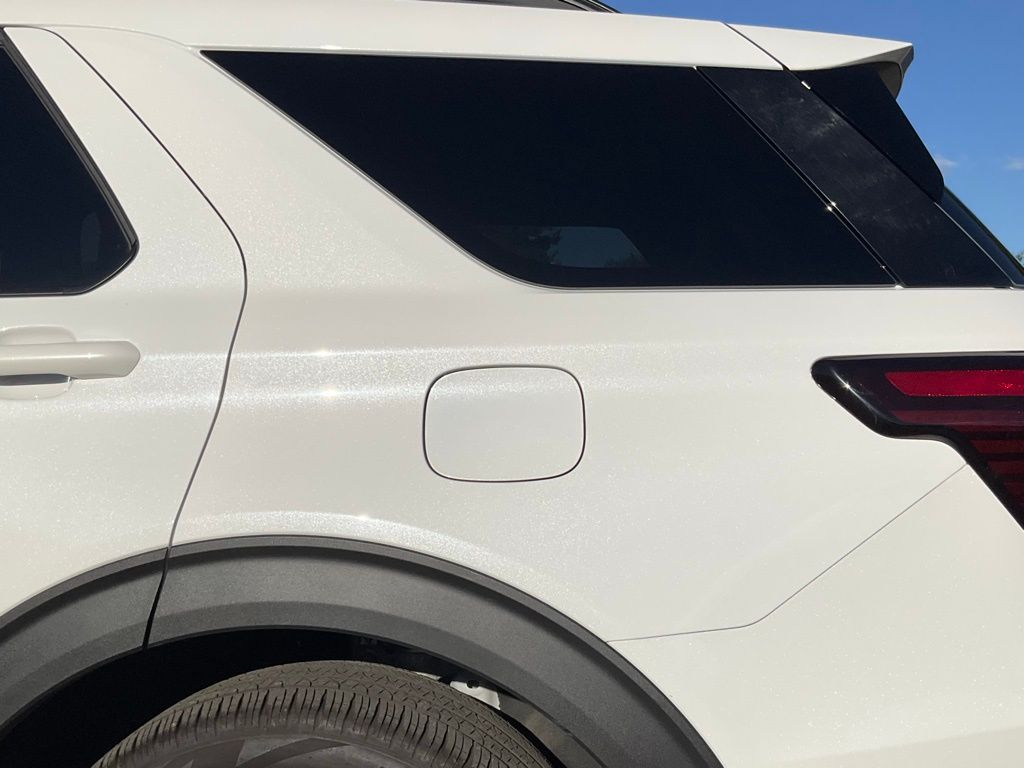 2025 Ford Explorer ST-LINE - Photo 12