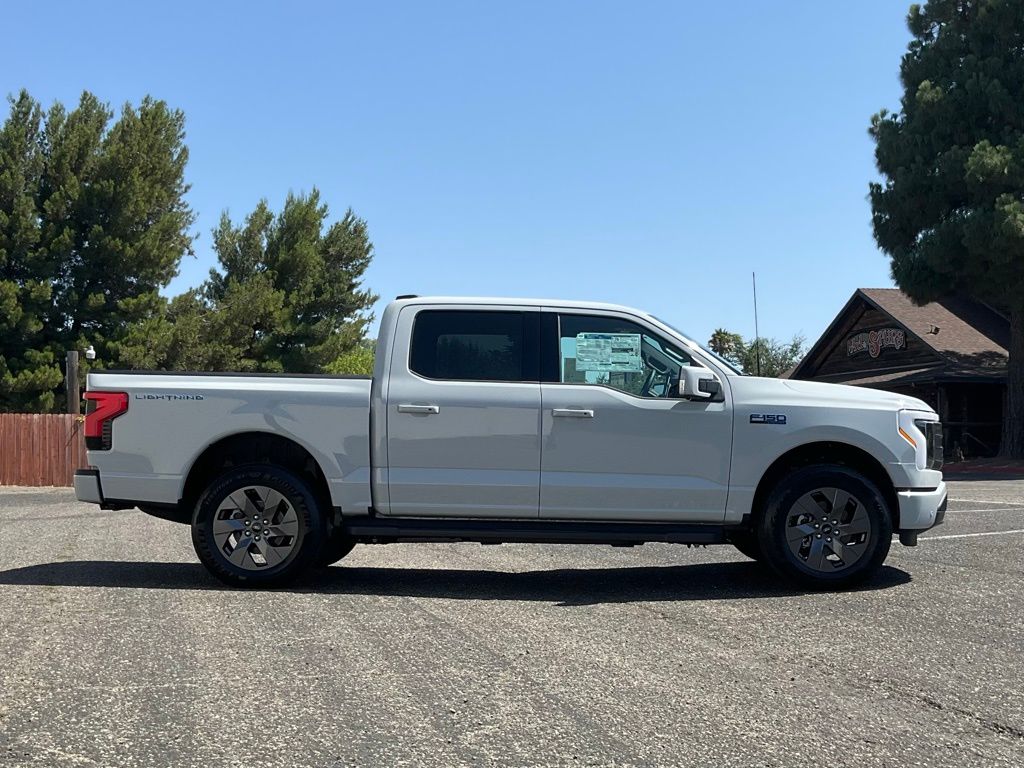 2024 Ford F-150 Lightning Lariat