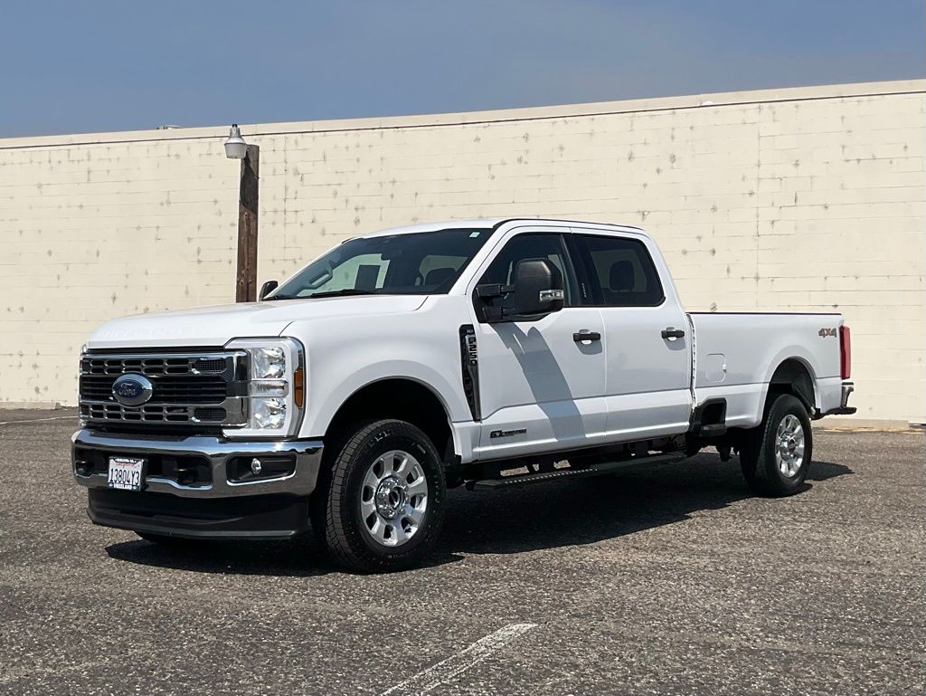2024 Ford F-250 XLT photo 2