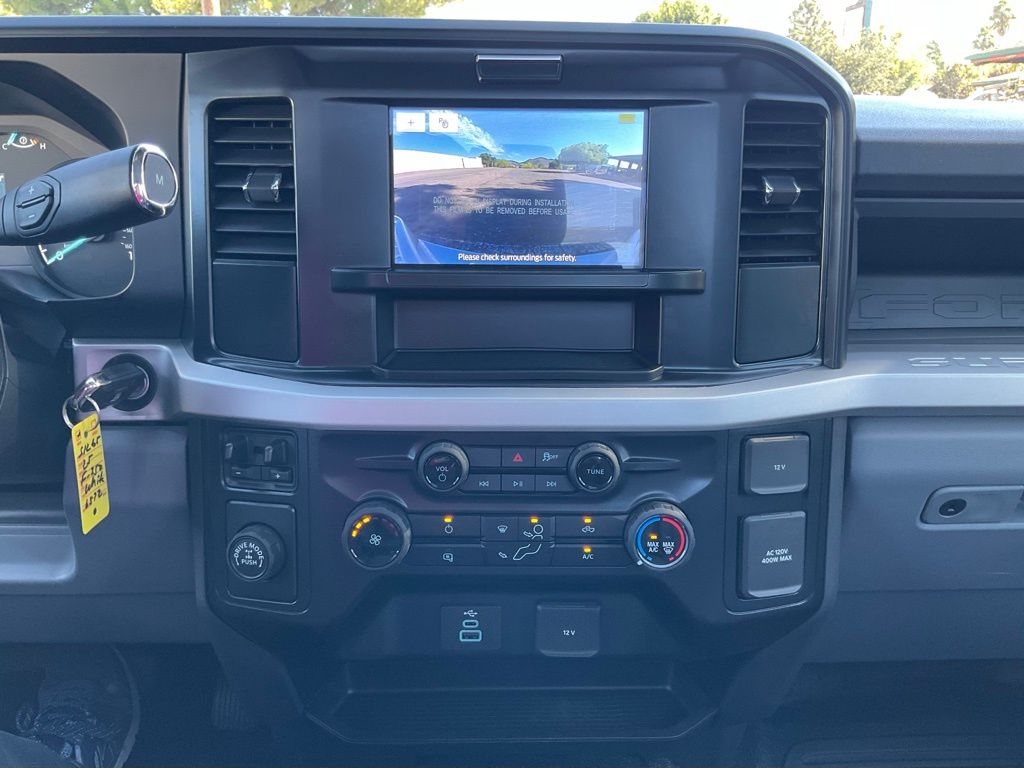 2025 Ford F-350 Super Duty Chassis Cab XL - Photo 38
