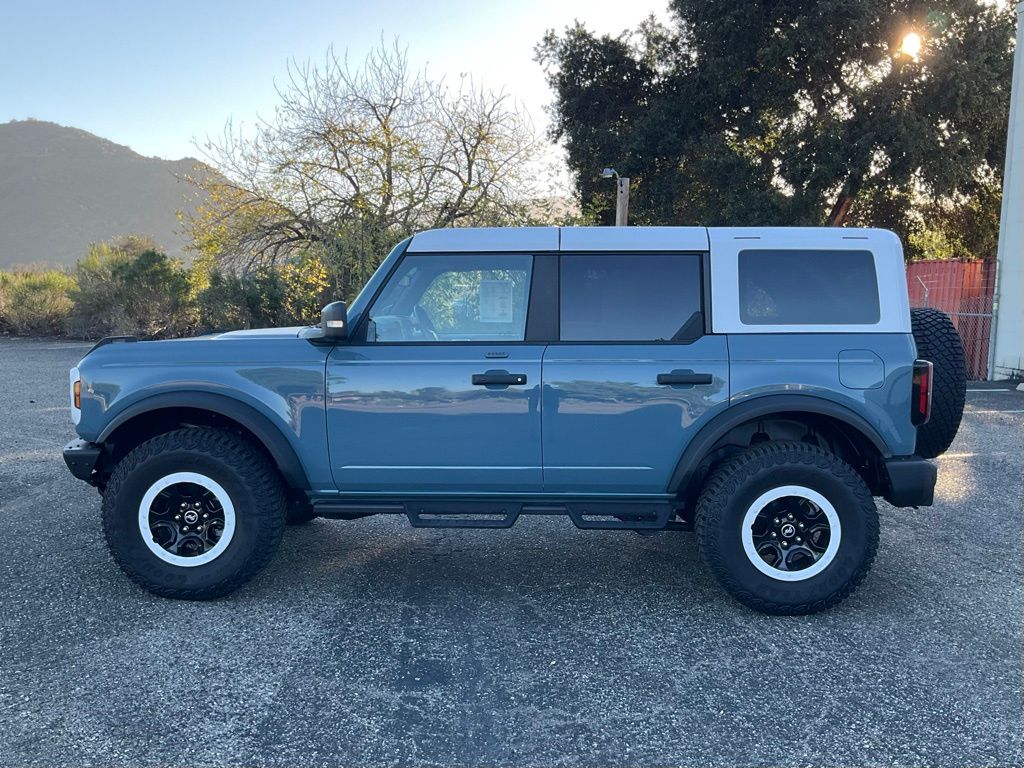 2023 Ford Bronco Wildtrak photo 2