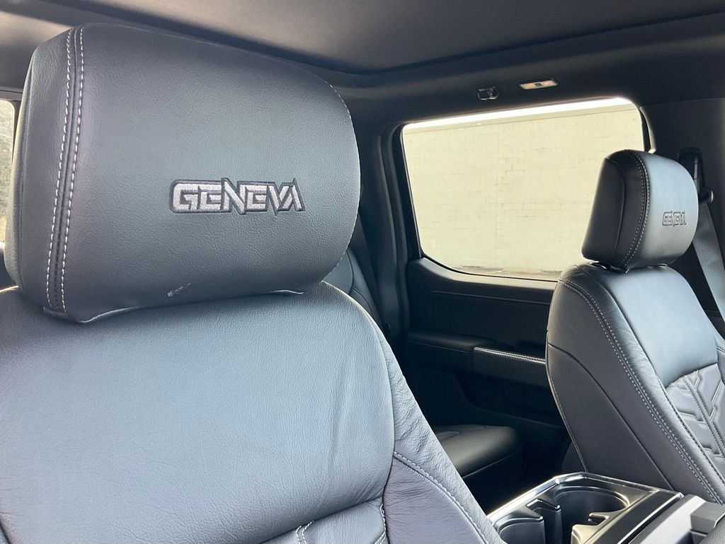 2025 Ford F-150 XLT - Photo 48
