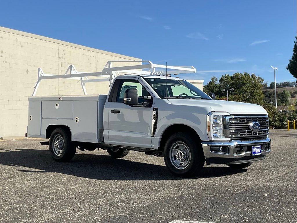2025 Ford F-350 Super Duty Chassis Cab XL - Photo 8