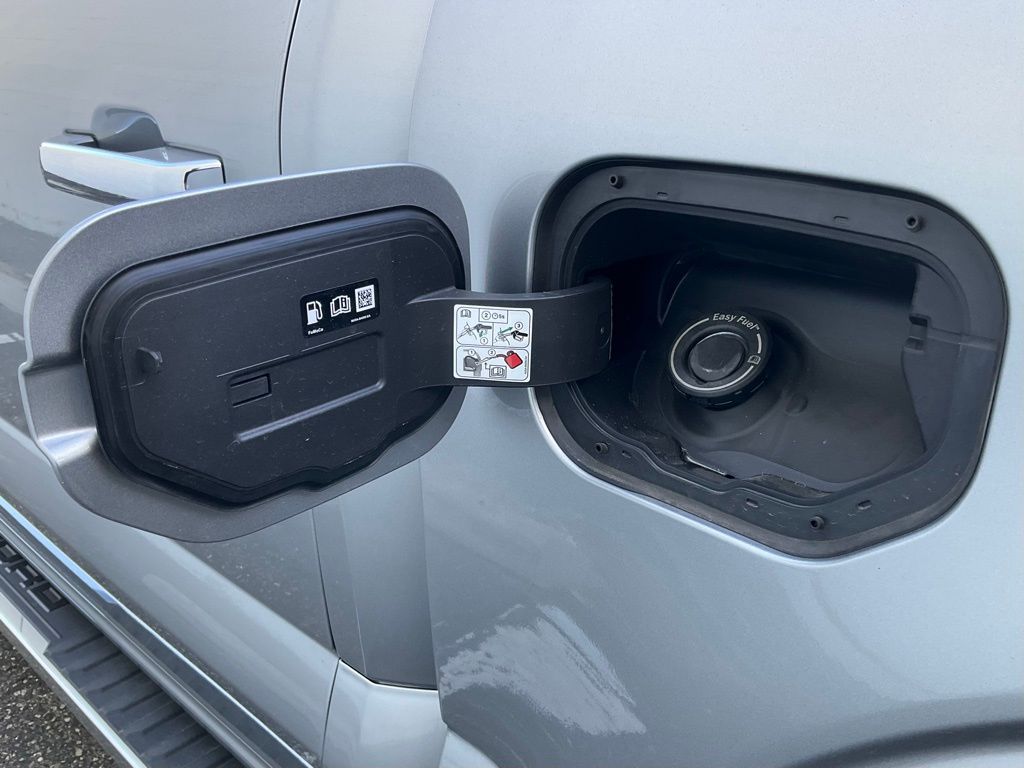 2025 Ford F-150 XLT - Photo 14