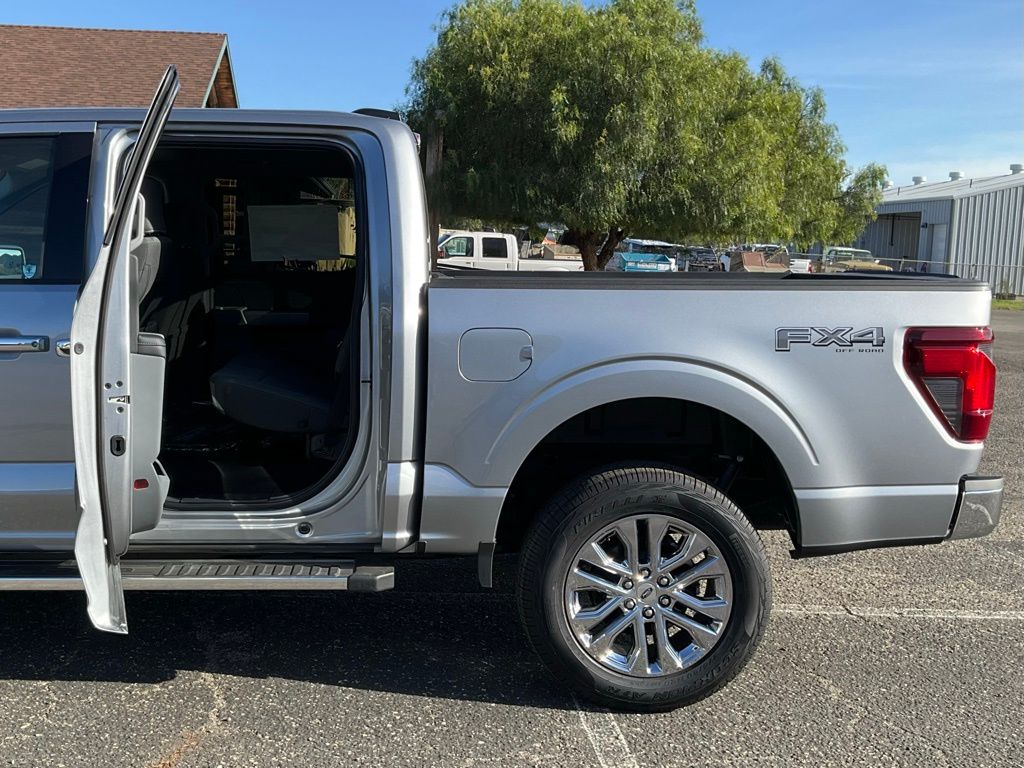 2025 Ford F-150 XLT - Photo 25