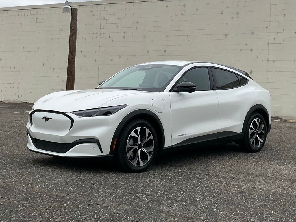 2025 Ford Mustang Mach-E Select photo 2
