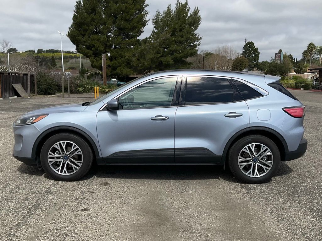 2022 Ford Escape SEL photo 2