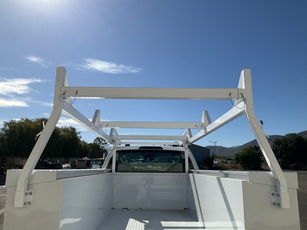 2025 Ford F-350 Super Duty Chassis Cab XL - Photo 20