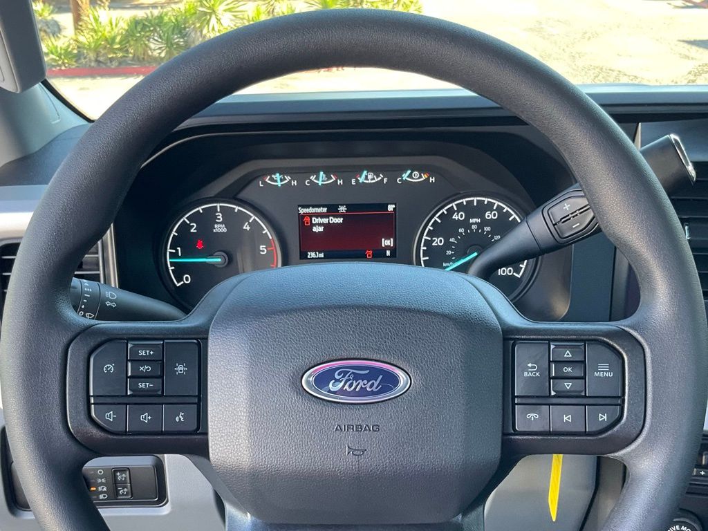2025 Ford F-350 Super Duty Chassis Cab XL - Photo 34
