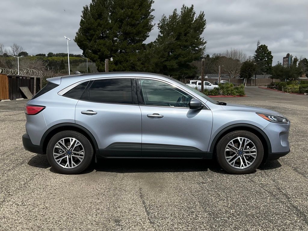 2022 Ford Escape SEL photo 6