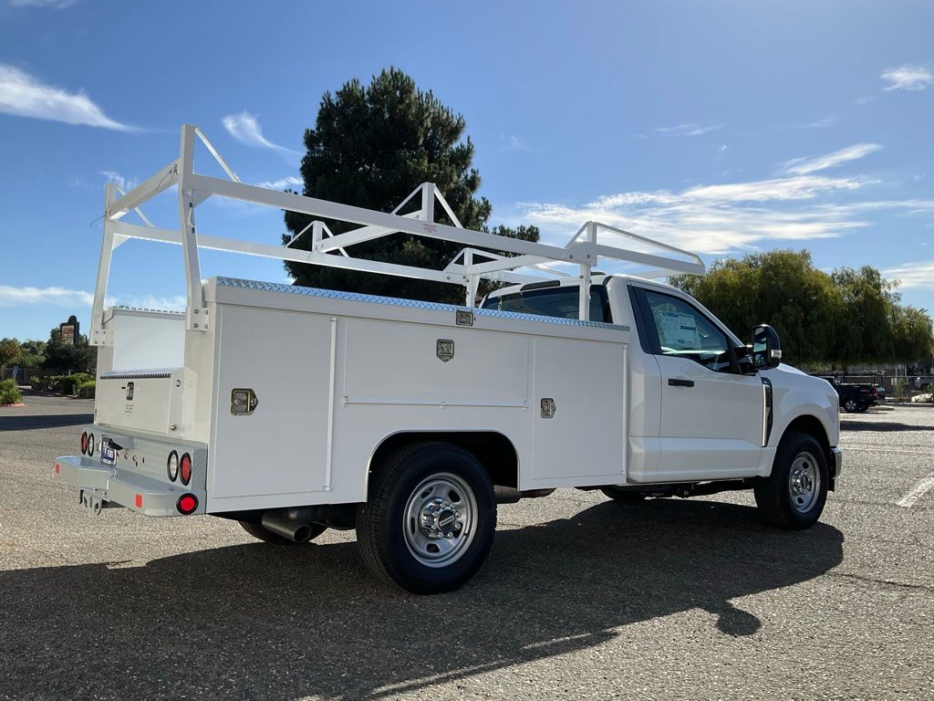 2025 Ford F-350 Super Duty Chassis Cab XL - Photo 86