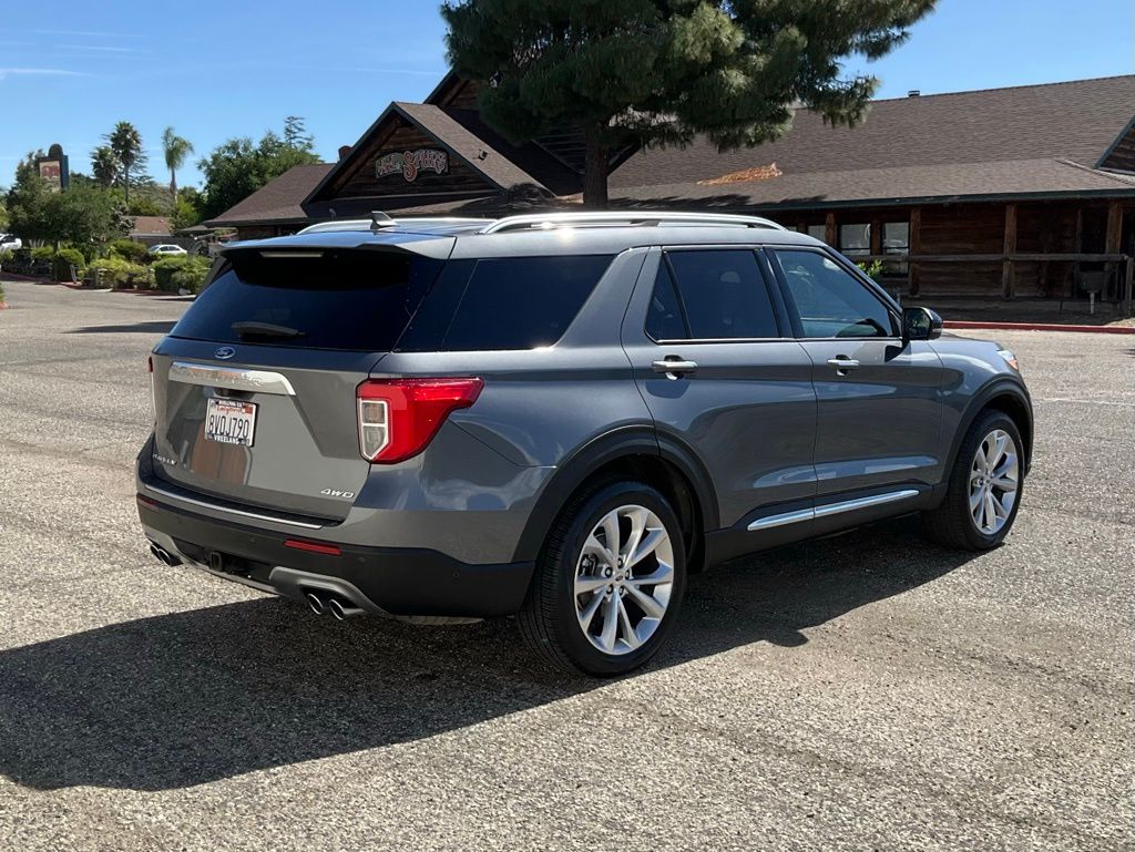 2021 Ford Explorer Platinum photo 5