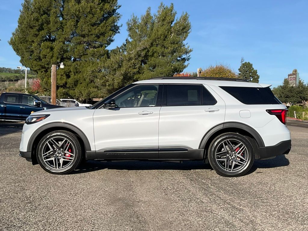 2026 Ford Explorer ST photo 3