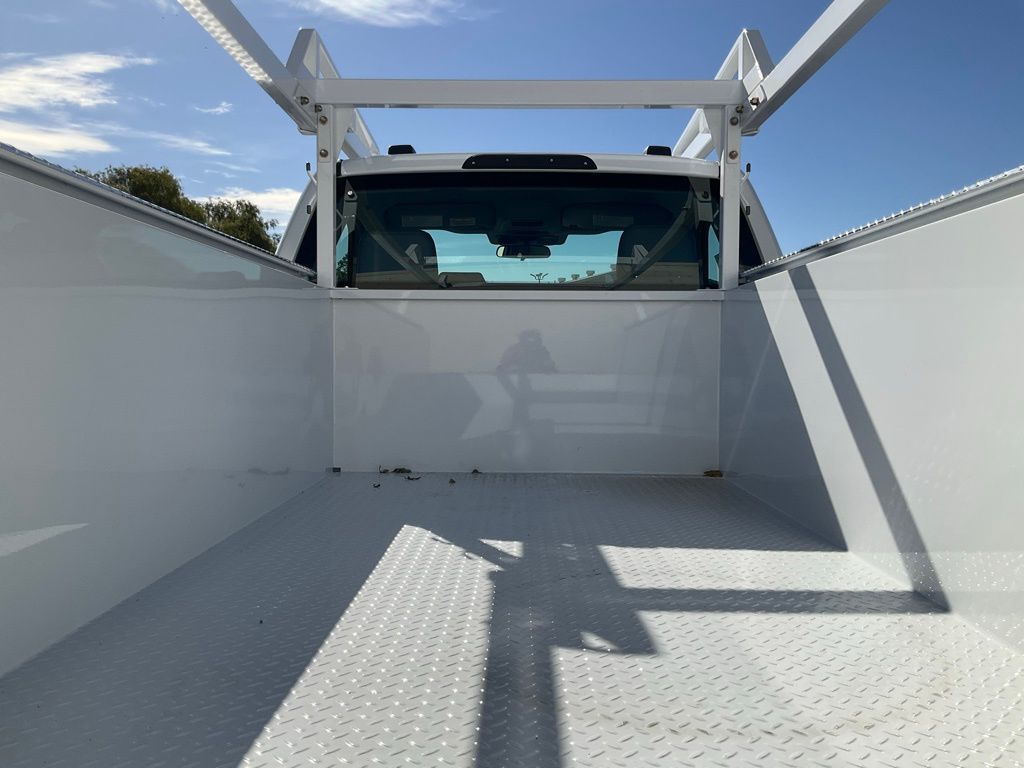 2025 Ford F-350 Super Duty Chassis Cab XL - Photo 12