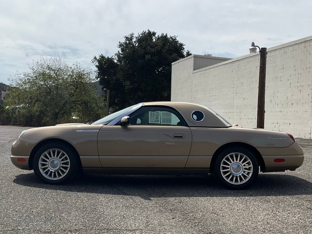 2005 Ford Thunderbird Base photo 2