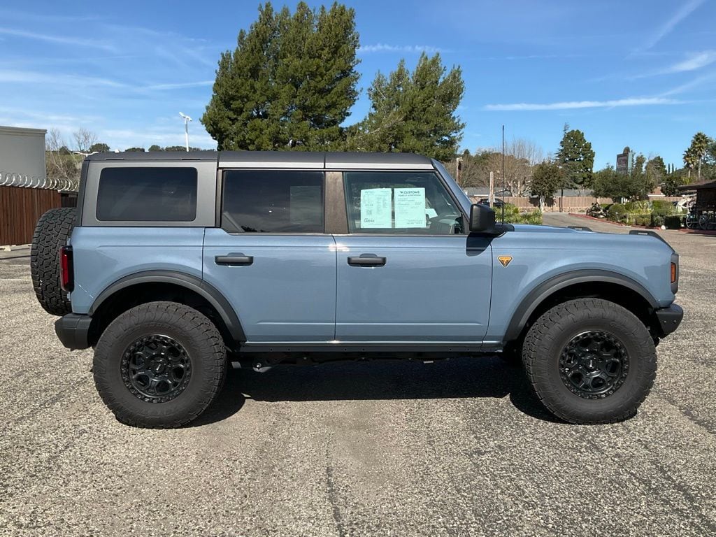 2023 Ford Bronco Badlands photo 6
