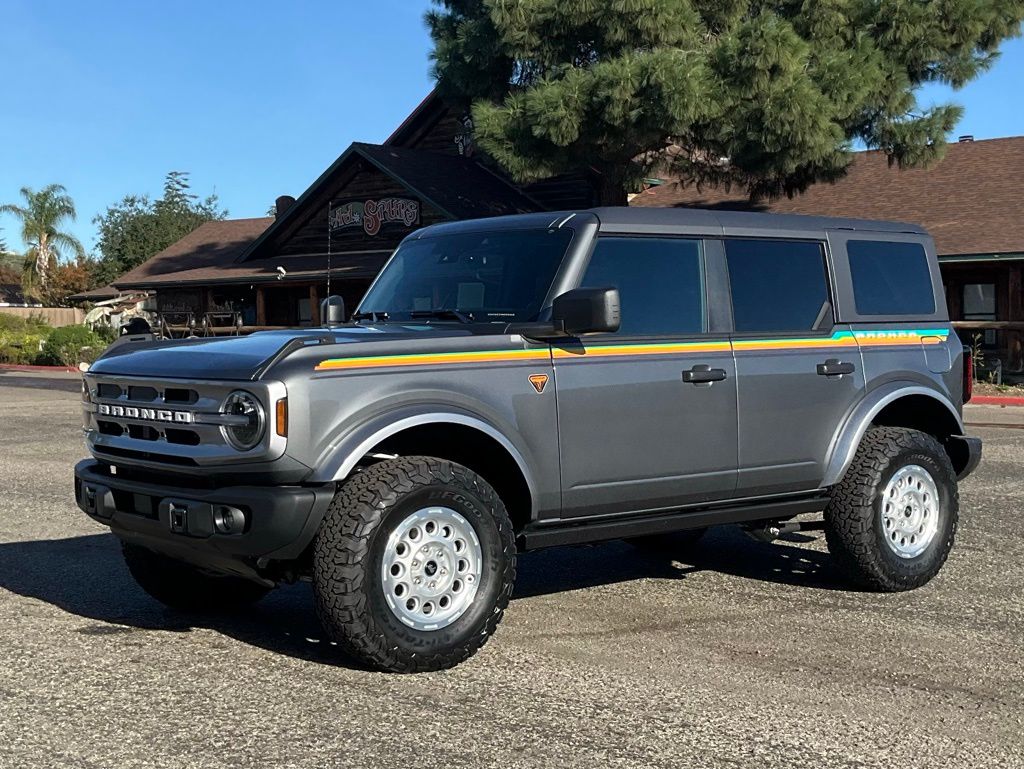2025 Ford Bronco Badlands photo 2