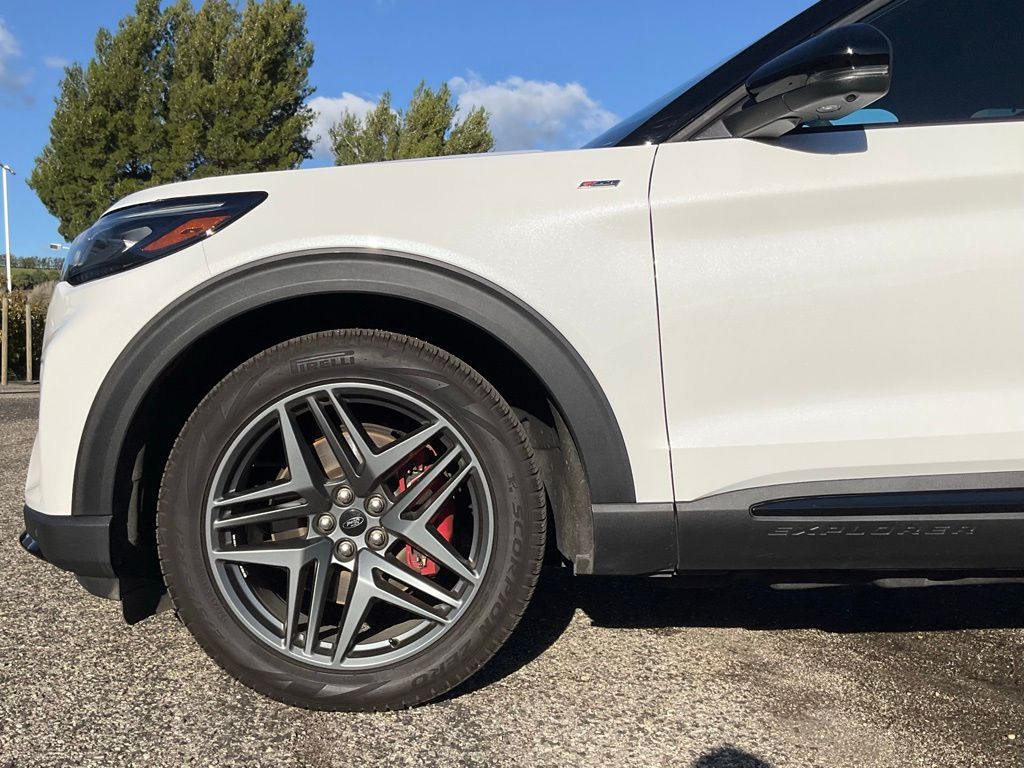 2025 Ford Explorer ST-LINE - Photo 10