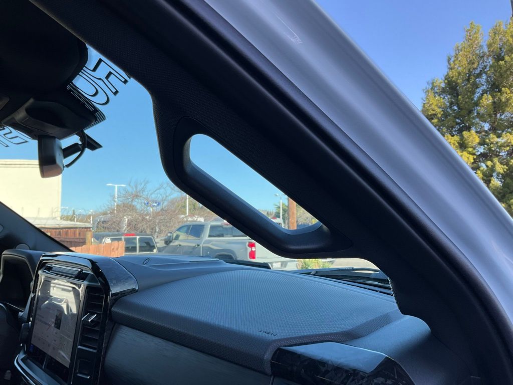 2025 Ford F-150 XLT - Photo 59