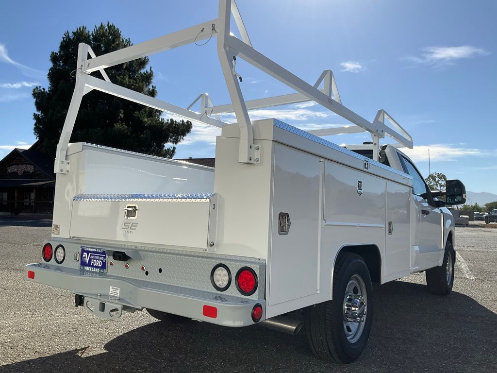 2025 Ford F-350 Super Duty Chassis Cab XL - Photo 84