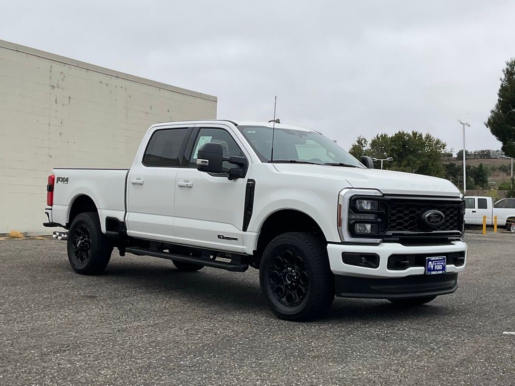 2025 Ford F-350 Lariat photo 3