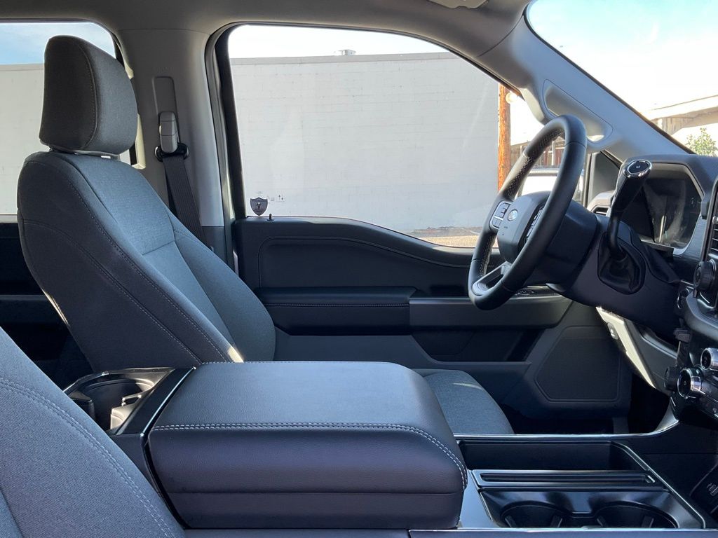 2025 Ford F-150 XLT - Photo 42