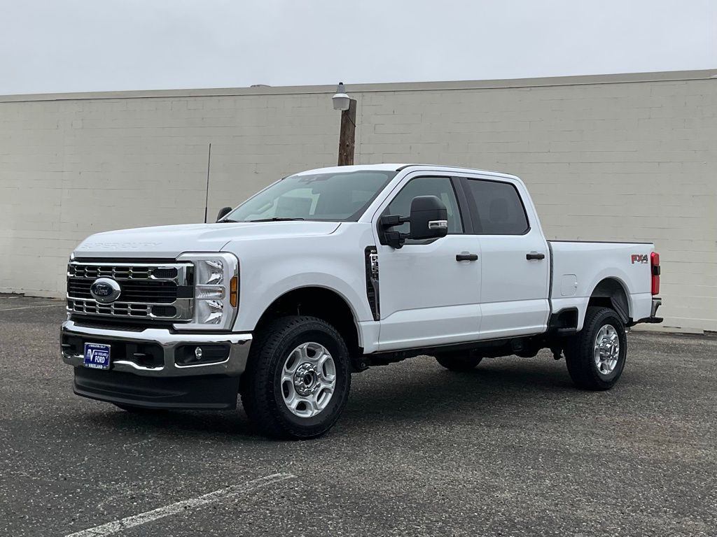 2025 Ford F-350 photo 2