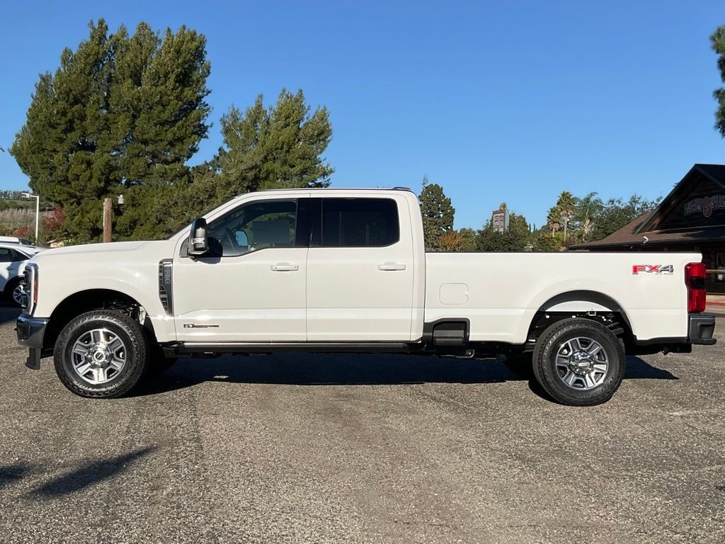 New 2026 Ford Super Duty F-350 Lariat TRUCK