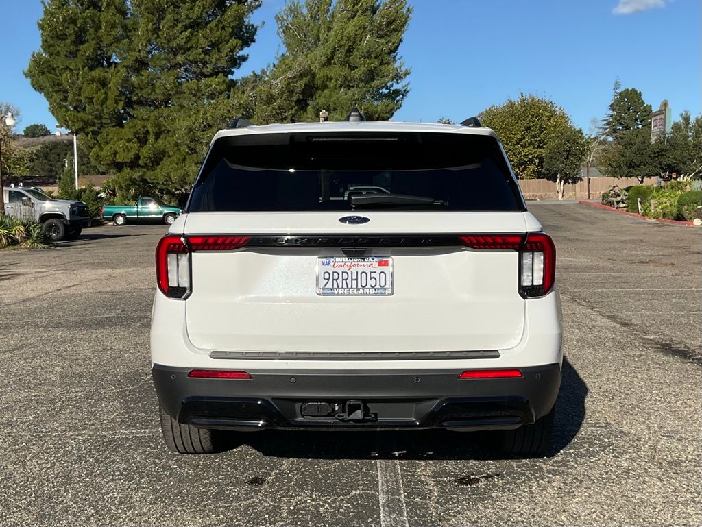 2025 Ford Explorer ST-Line photo 3