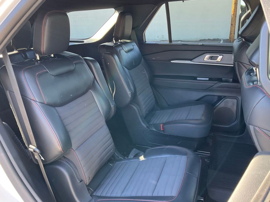 2025 Ford Explorer ST-LINE - Photo 27