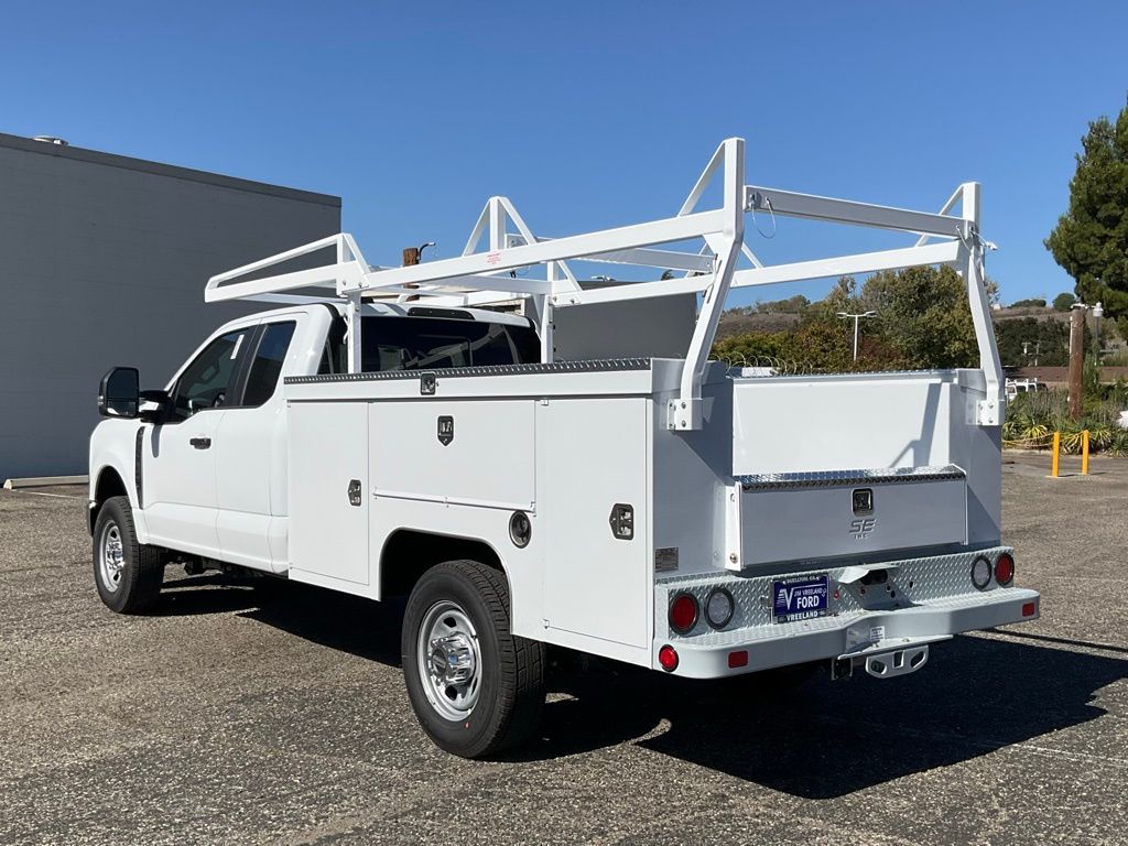 2026 Ford F-350 photo 2