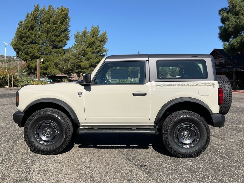 2025 Ford Bronco Base photo 3