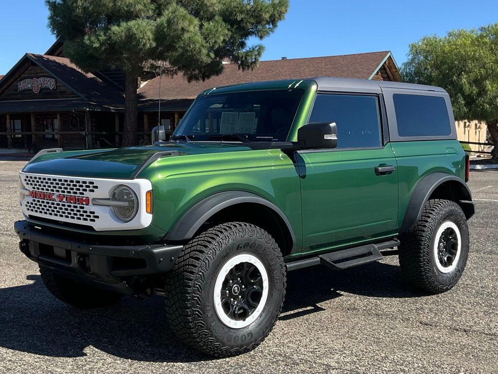 2023 Ford Bronco Badlands photo 2