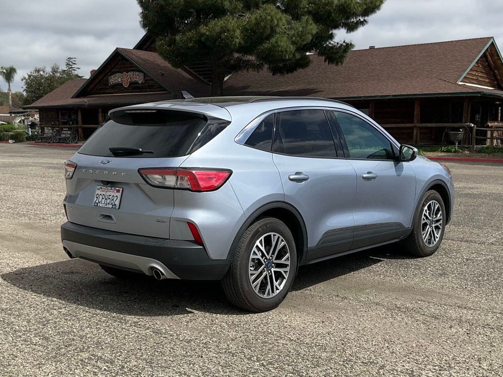2022 Ford Escape SEL photo 5