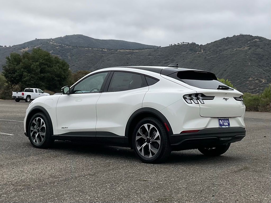2025 Ford Mustang Mach-E Select photo 4