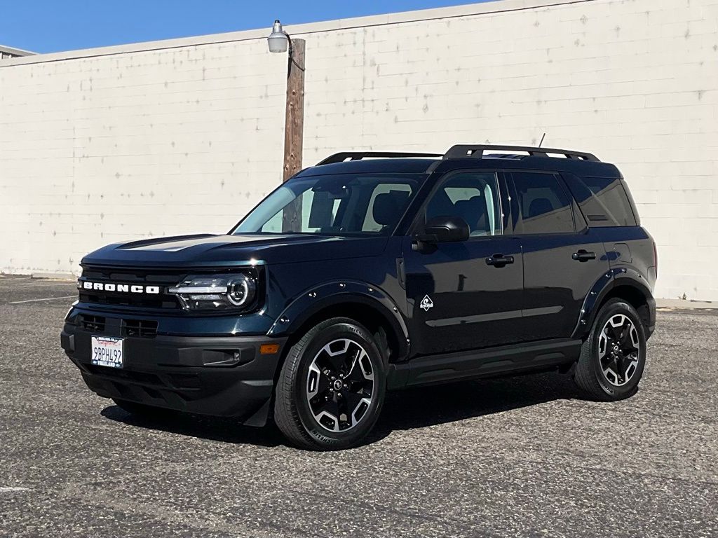 2022 Ford Bronco Sport Outer Banks photo 2