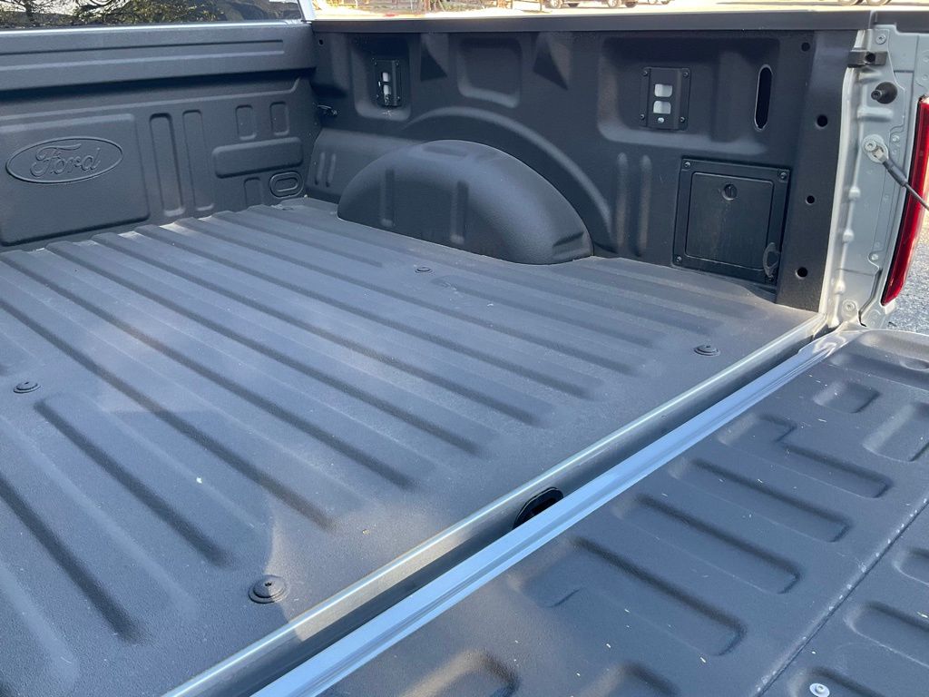 2025 Ford F-150 XLT - Photo 18