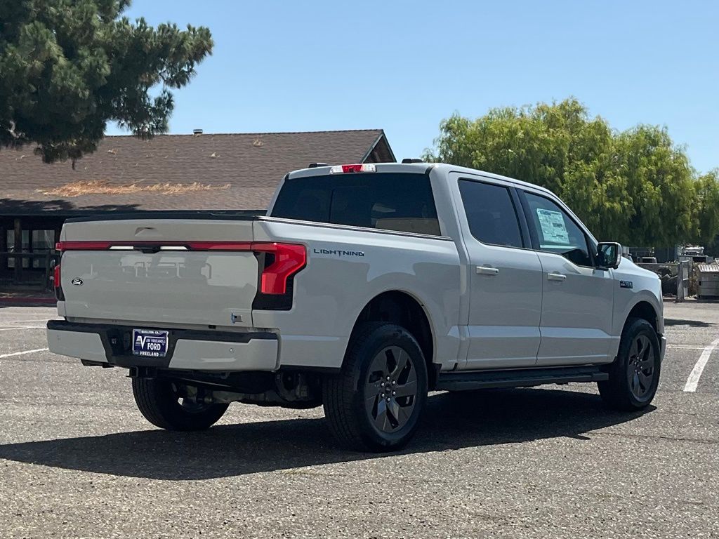 2024 Ford F-150 Lightning Lariat