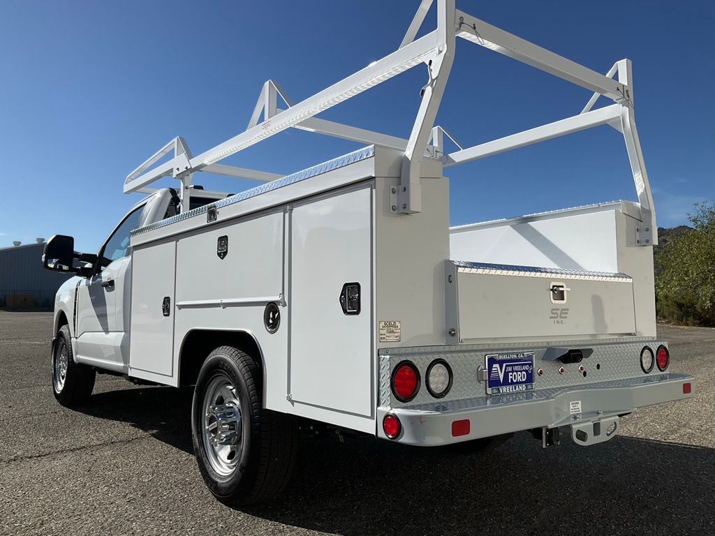 2025 Ford F-350 Super Duty Chassis Cab XL - Photo 85