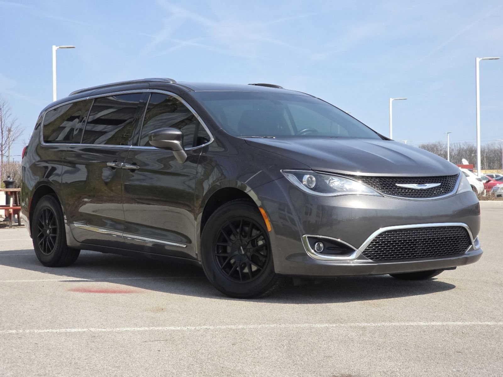 Used 2019 Chrysler Pacifica Touring L with VIN 2C4RC1BG6KR665962 for sale in Maumee, OH
