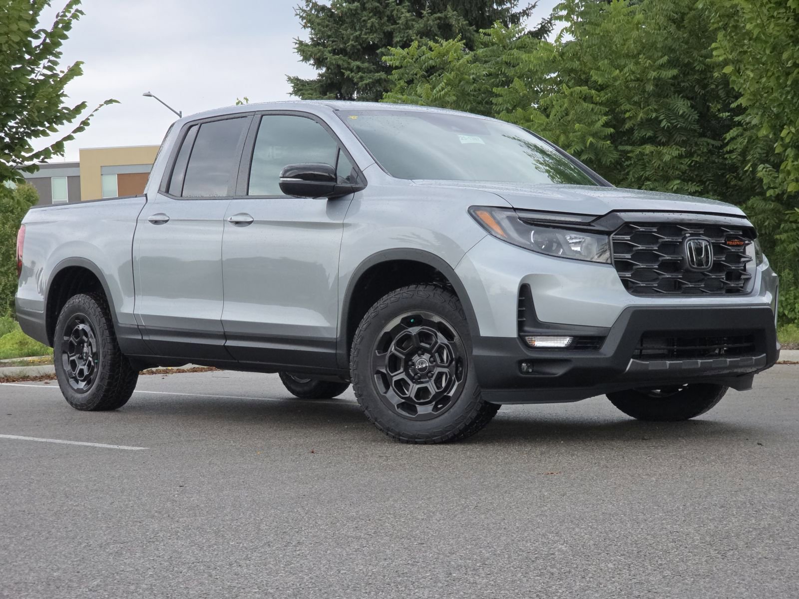 2025 Honda Ridgeline TrailSport photo 2