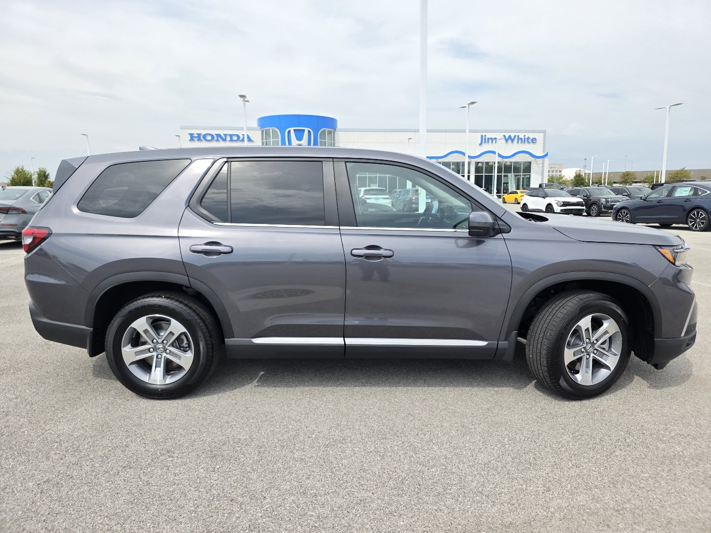 2025 Honda Pilot EX-L - Photo 16