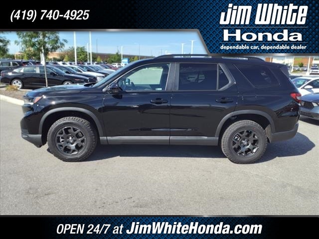 Certified 2024 Honda Pilot TrailSport with VIN 5FNYG1H61RB021418 for sale in Maumee, OH