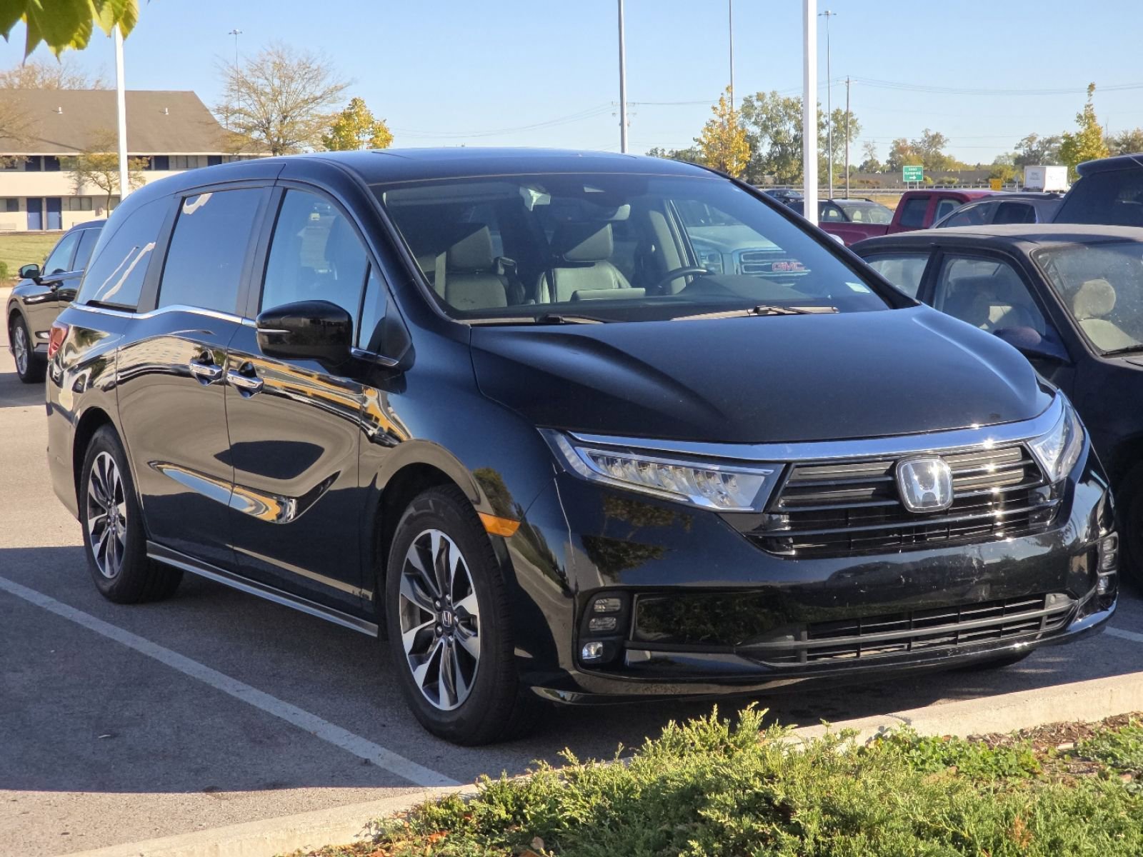 2024 Honda Odyssey EX-L photo 2