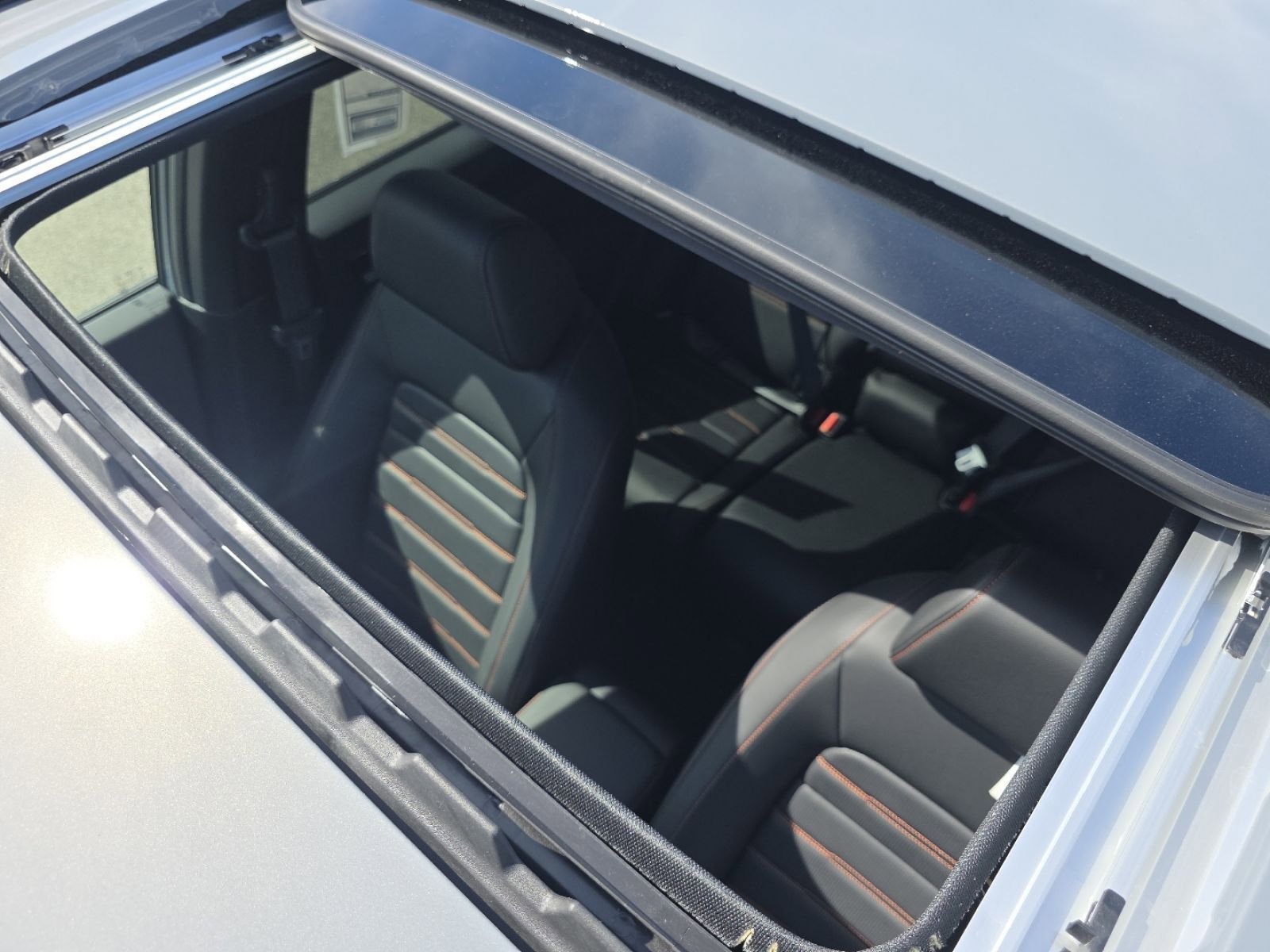 2026 Honda CR-V Hybrid Sport Touring photo 3