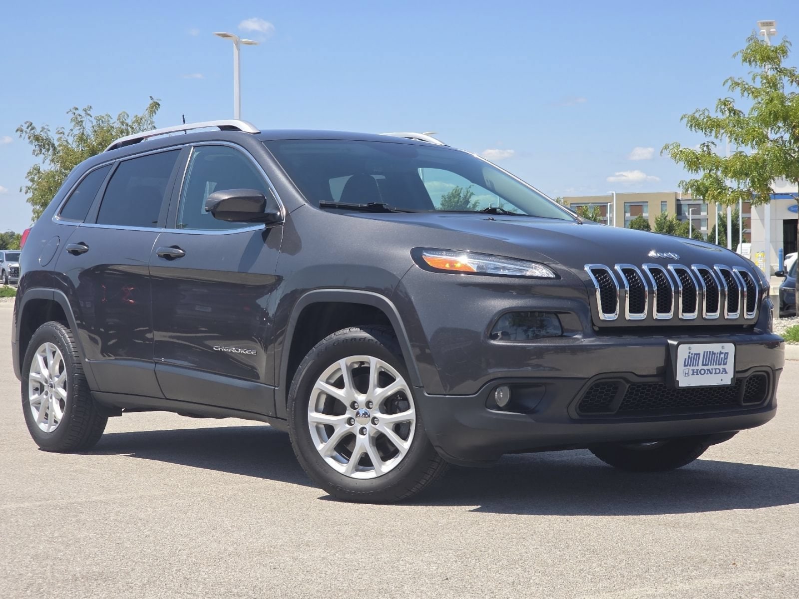 Used 2016 Jeep Cherokee Latitude with VIN 1C4PJMCB7GW254604 for sale in Maumee, OH