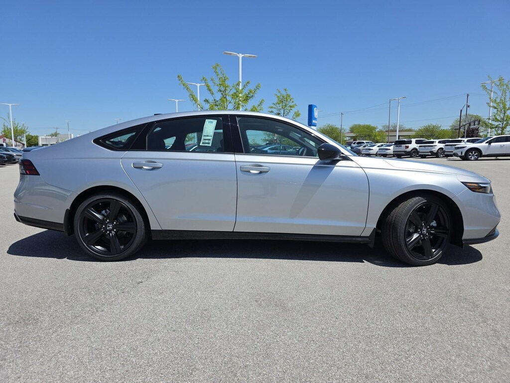 2025 Honda Accord Hybrid Sport-L photo 3