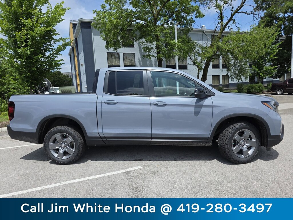 2025 Honda Ridgeline TrailSport photo 8