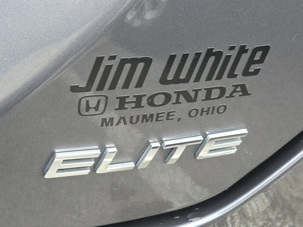 2023 Honda Pilot Elite photo 2